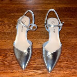 Bella Vita silver metallic leather sling back bridal/formal pump size 9